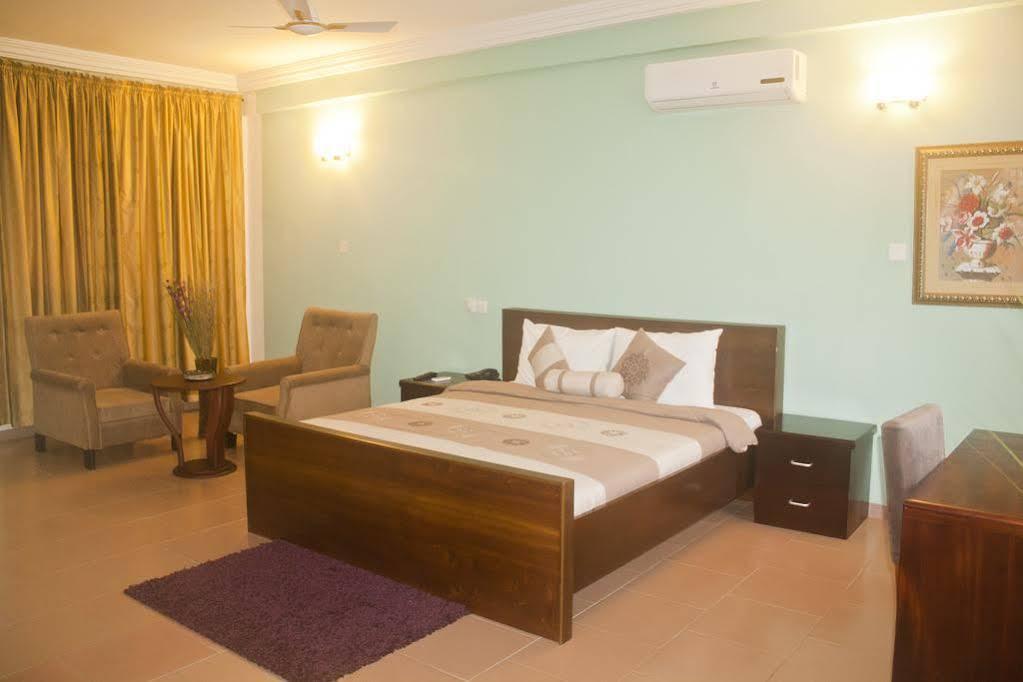 Consir Executive Lodge Accra Ngoại thất bức ảnh