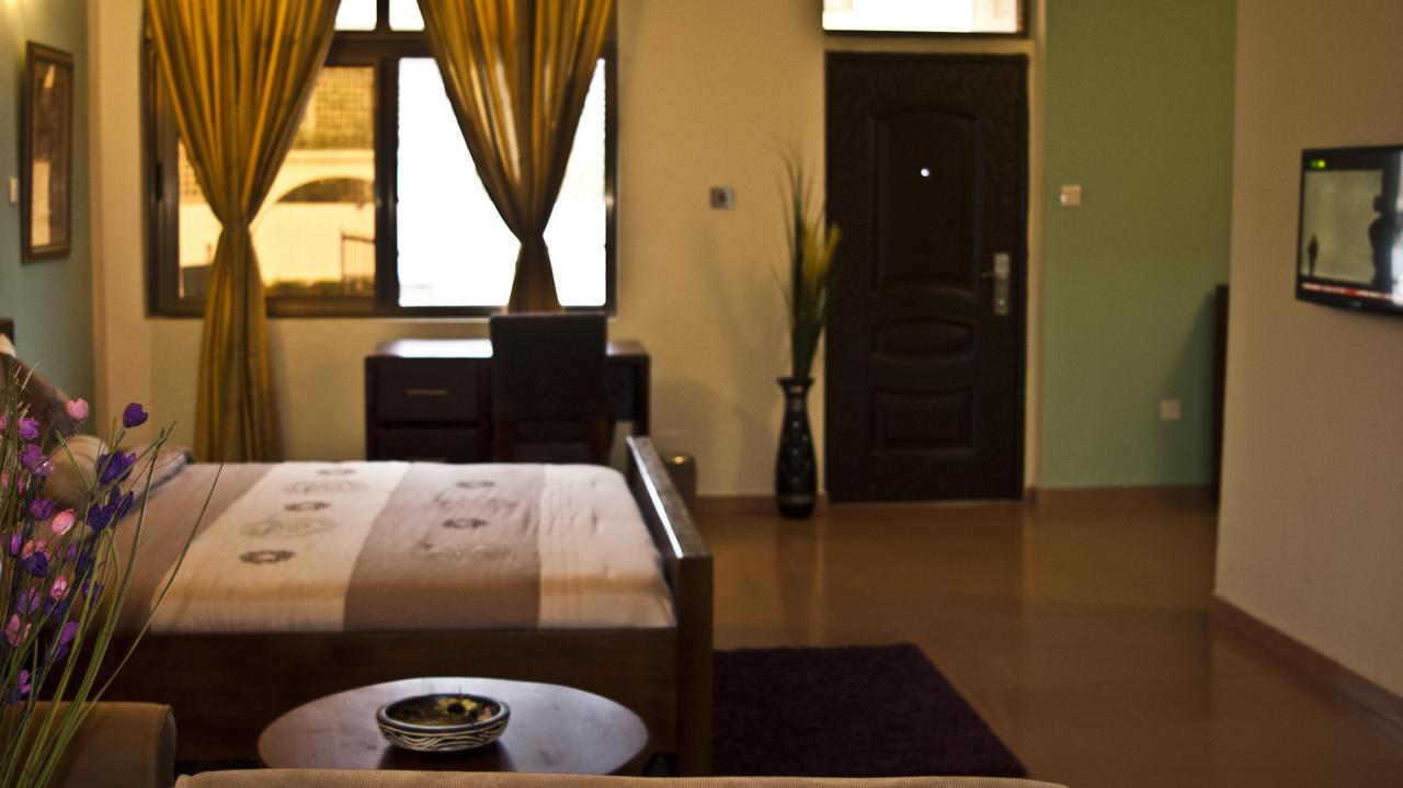 Consir Executive Lodge Accra Ngoại thất bức ảnh