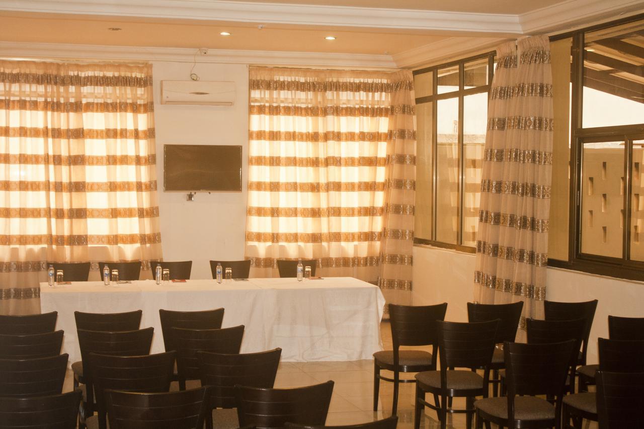 Consir Executive Lodge Accra Ngoại thất bức ảnh